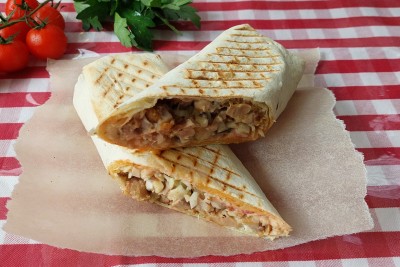 Шаурма на углях с картофелем фри