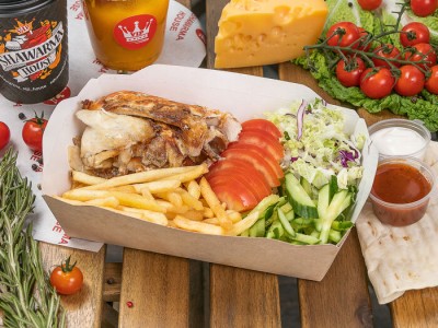 Шавуха бокс из курицы на углях